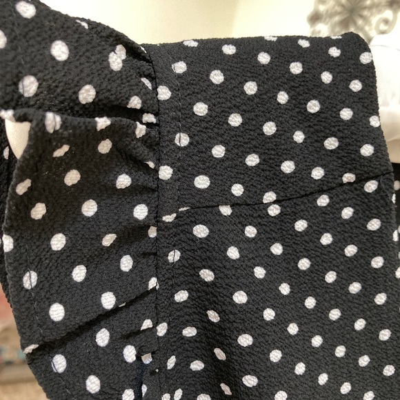 Monteau Los Angeles Surplice Neckline Faux Wrap Top Size Small (Junior’s) - Picture 8 of 11